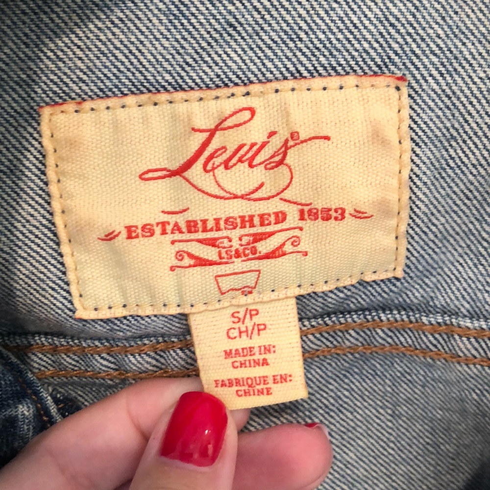 Levi’s Jean Jacket - Picture 4 of 7